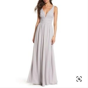 Lulu’s V-Neck Chiffon Ruched Formal Gown